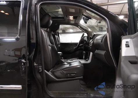 2012 Nissan Pathfinder Silver z USA, uszkodzony, nr VIN 5N1AR1NB6CC603902